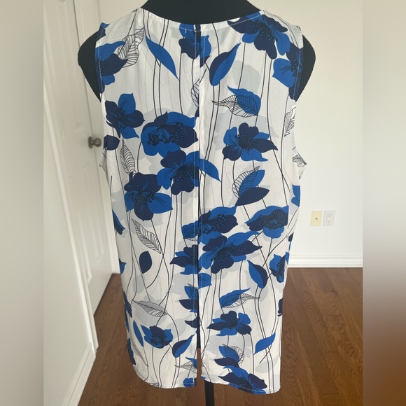 W5 Printed Floral Sheer Sleeveless Top - Picture 6 of 7